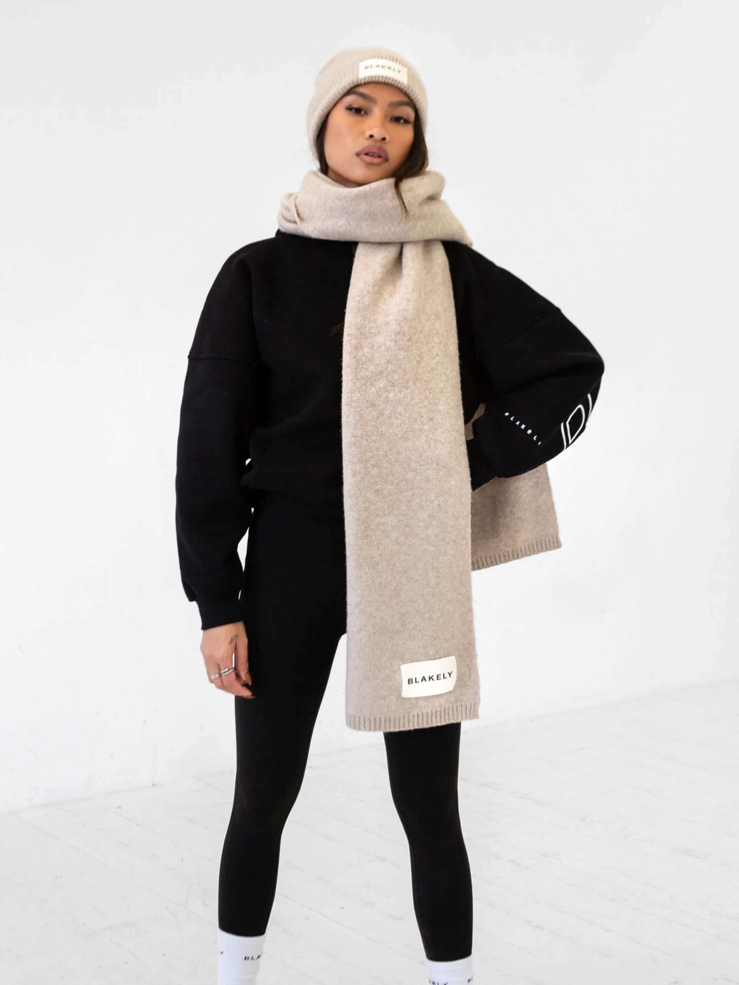 Label Knitted Scarf - Toasted Taupe Label Knitted Scarf - Toasted Taupe -BLAKELY CLOTHING SHOP 133BEIGE 04D