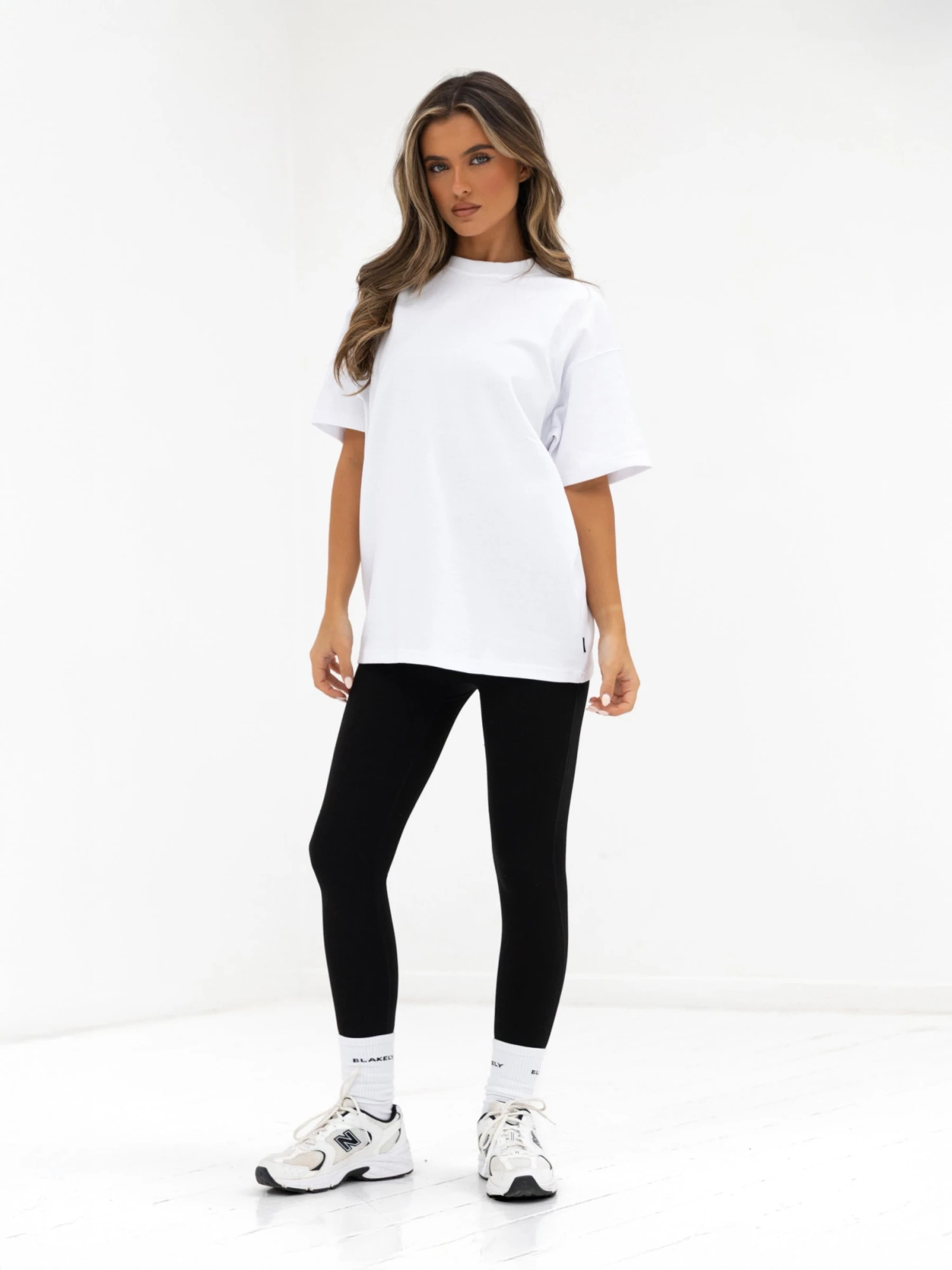 Isabel Oversized T-Shirt - White & Cherry Red Isabel Oversized T-Shirt - White & Cherry Red -BLAKELY CLOTHING SHOP 196IWWHITE RED02D