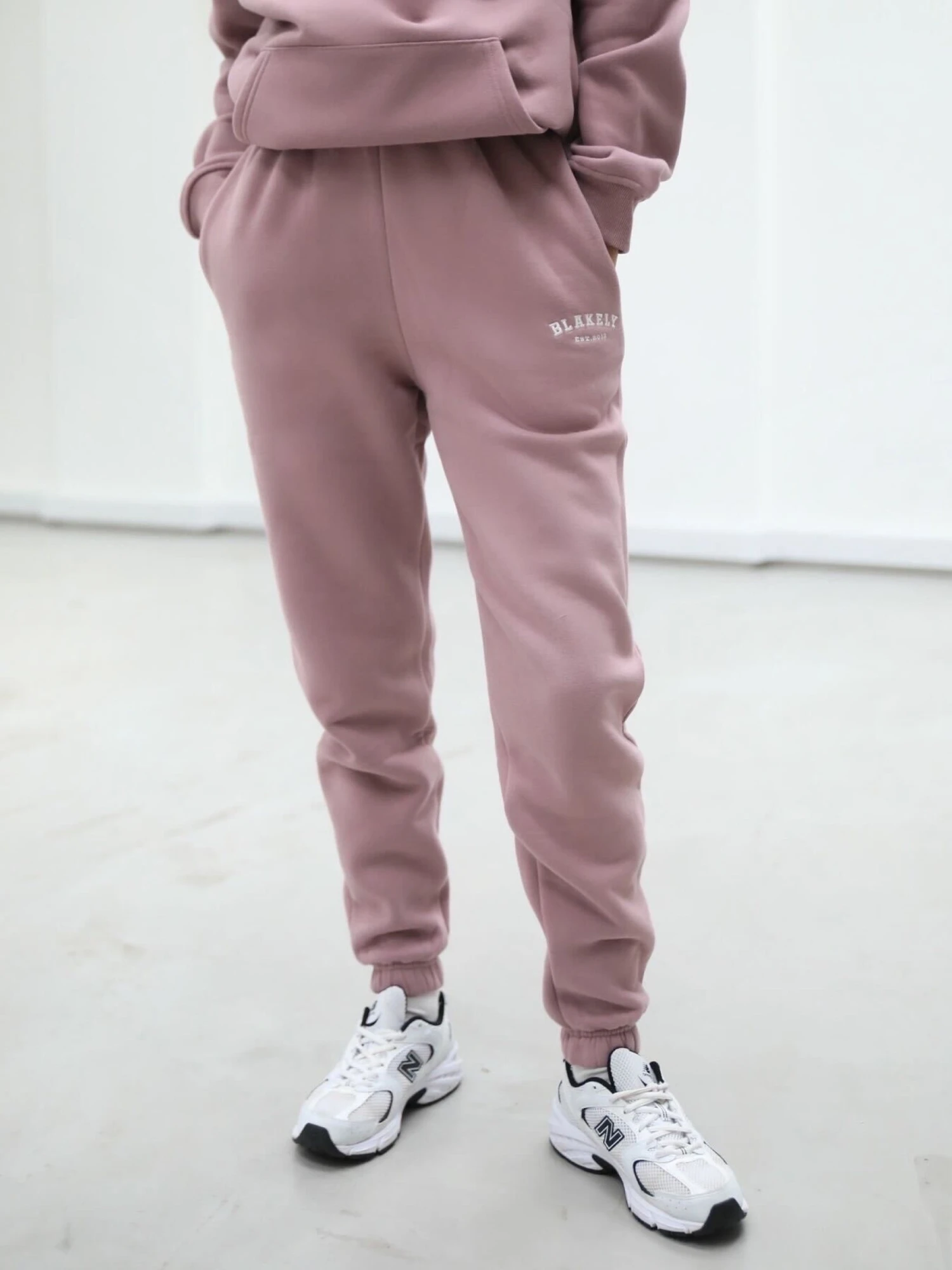 Heritage Sweatpants - Dusty Pink Heritage Sweatpants - Dusty Pink -BLAKELY CLOTHING SHOP 225VWDustyPink 03D