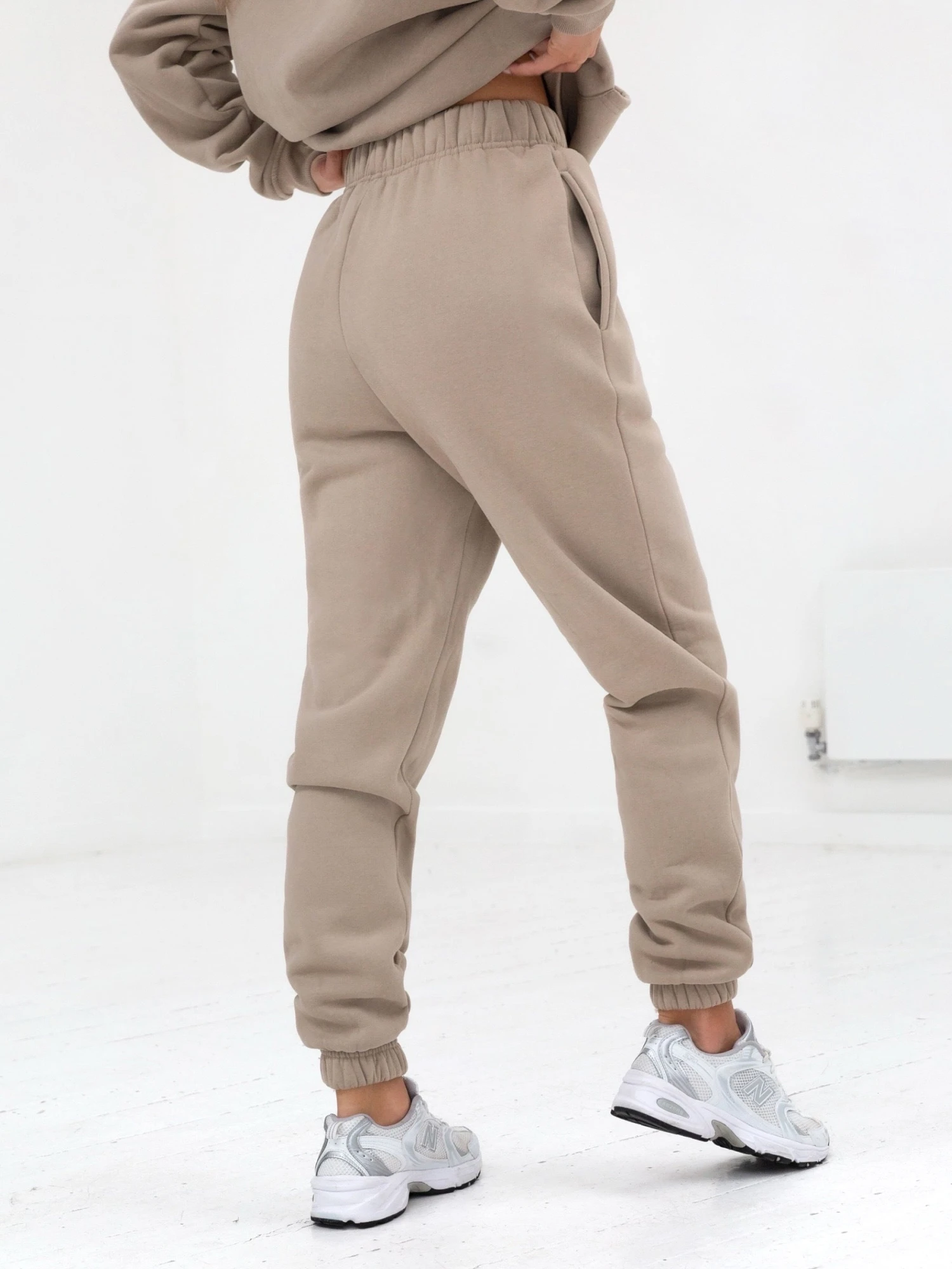 Series Sweatpants - Washed Khaki Series Sweatpants - Washed Khaki -BLAKELY CLOTHING SHOP edit224AWBrown 04D