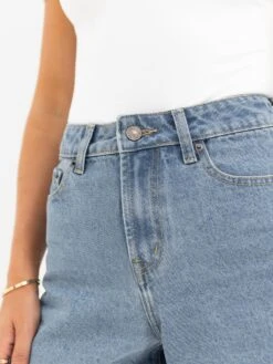 Blakely High Rise Denim Shorts - Faded Blue 7 Blakely High Rise Denim Shorts - Faded Blue -BLAKELY CLOTHING SHOP jeanshortre edit 3