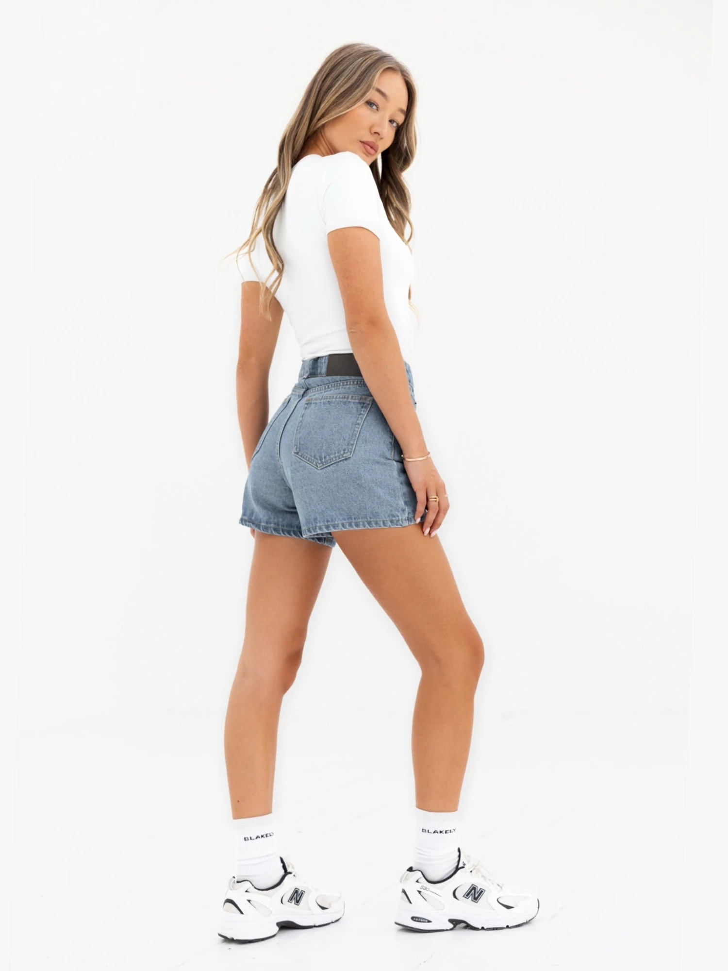 Blakely High Rise Denim Shorts - Faded Blue Blakely High Rise Denim Shorts - Faded Blue -BLAKELY CLOTHING SHOP jeanshortre edit 4